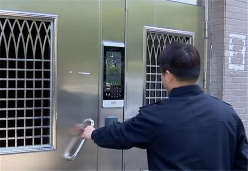 人臉識別技術在社區與辦公樓宇門禁系統中的創新研發與安防應用